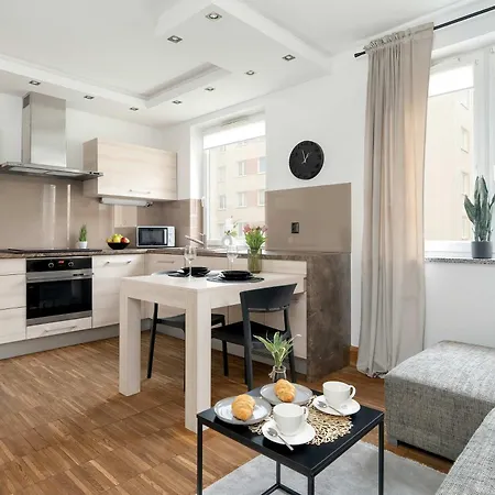 Rodzinny Z Parkingiem W Poznaniu By Renters *